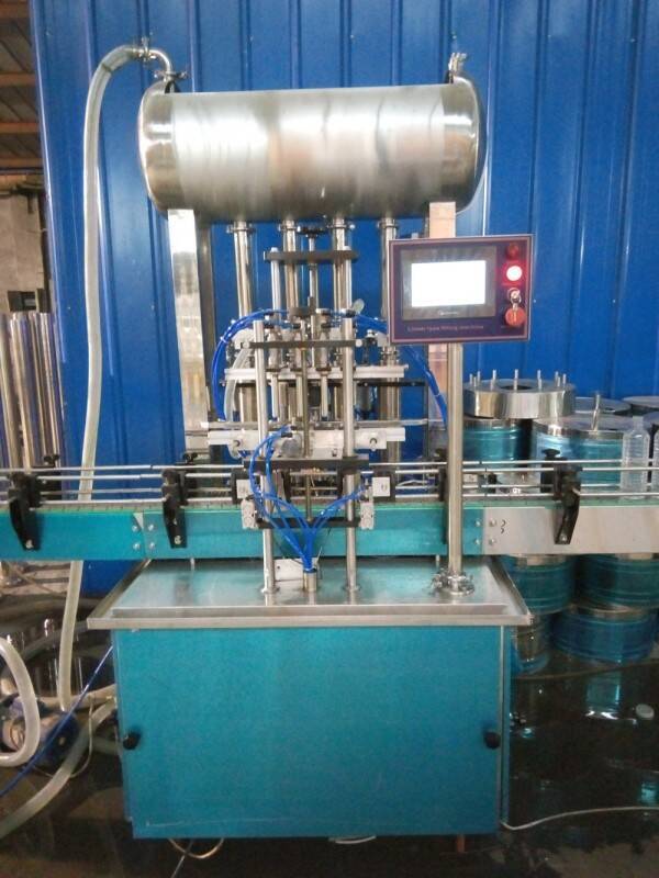 Max 16 Nozzles Mushroom Sauce Bottle Paste Filling Machine 100-5000ml Filling Volume